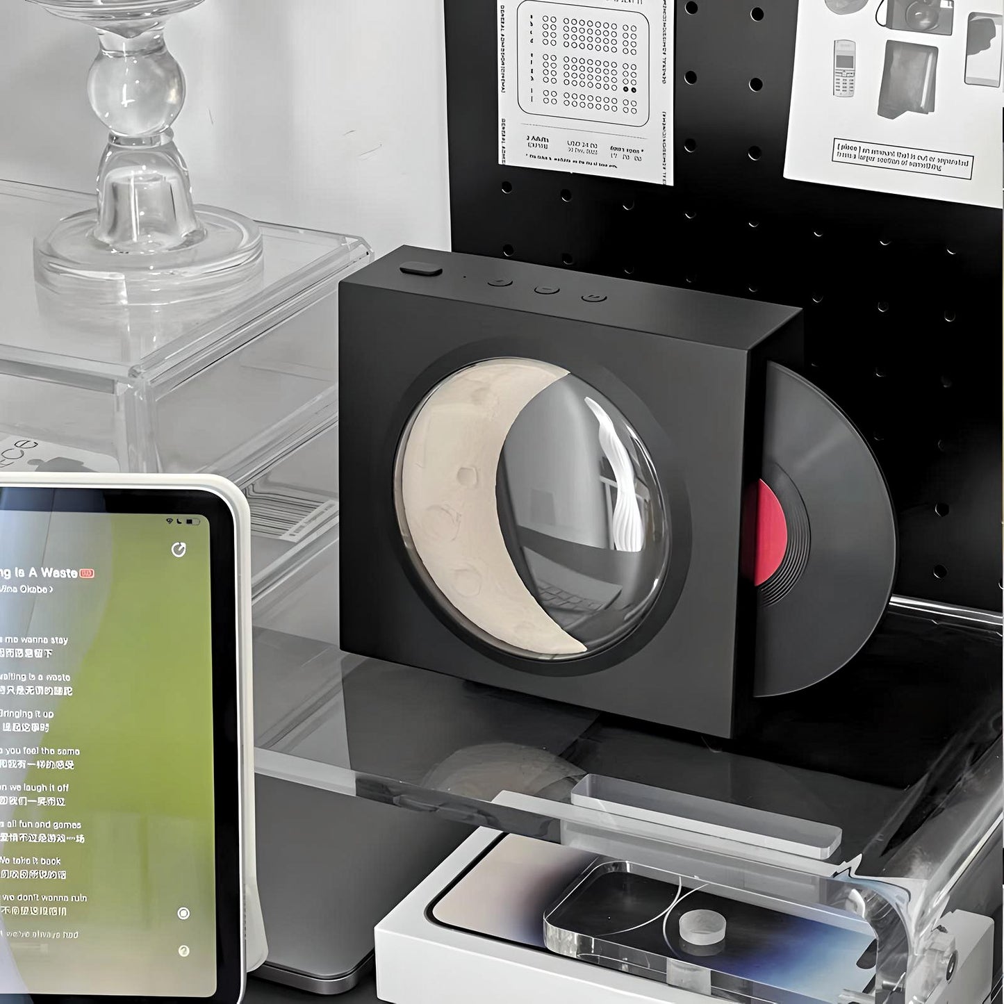 LunarTunes Speaker Dock